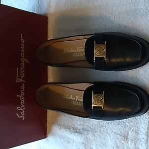 Ferrigamo sport navy blue loafer